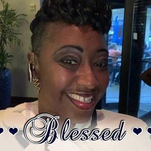 Meet your Posher, Vee